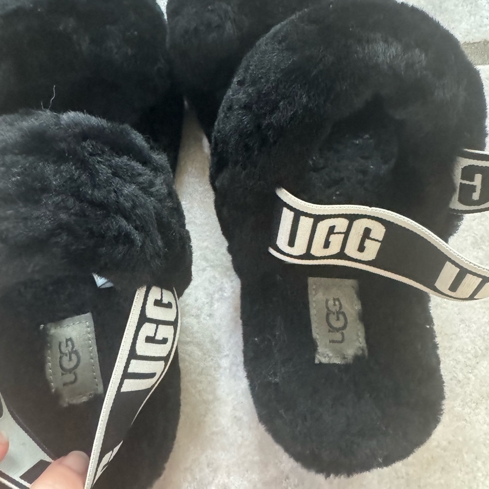 UGG Fluff Yeah Slides in Black - Iconic Plush Comfort - Picture 5 of 6
